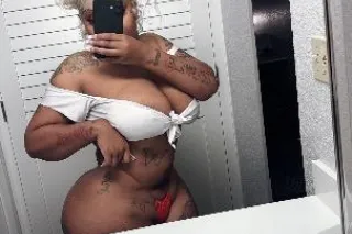 JUICY THICK BIG BOOTY 😋😋💦🍑 - Image 5