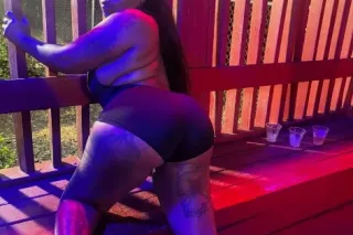 JUICY THICK BIG BOOTY 😋😋💦🍑 - Image 8