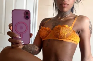 Sexy Petite Juicy Lips One night Only❤🫦 - Image 1