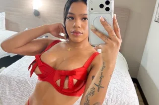SEXY WHITE GIRL JUST ARRIVIED😘... - Image 3