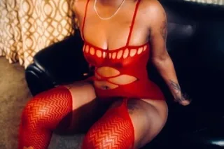 Super Soaker Saturday💙 💦I'm very intense and I like to fuck hard. - Image 2