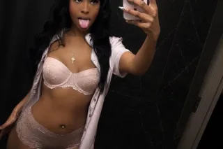 INCALLS & OUTCALLS MAY 21-23, SEXYY WANTS YOU TO COME PLAY 🌰👅😍 - Image 1