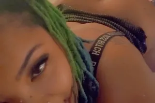 its vee baby!!!, back for week... - Image 1