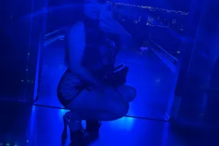 Big Booty Bella - 23 - Image 3