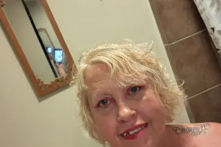 SUPER SEXY MILF/GILF with ASSe... - Image 1