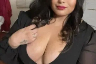 Latina with Tight Wet Pussy 💦🐱... - Image 3