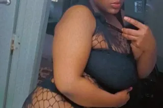 BJ Deals COME GET YANSOME PUSSY WARM & SWEET💦💞💕🌸 - Image 1