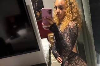 2 GIRLS 😍🥰 - Image 5