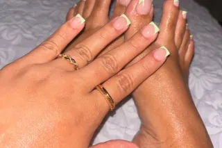NYMPHO VISITING 😘 CUM SEE ME -... - Image 3
