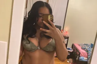 I am your favorite black girl💕... - Image 2