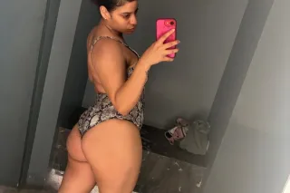 wet spot💋💦 - Image 3