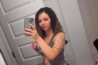 ✨ Midwest Charm Pretty & Pregnant✨ Ask about my 2 girl special 😏💕 - Image 2