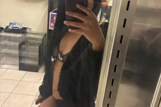 come play with me😋😈 - Image 5