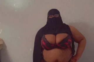 ARAB BBW - Image 4