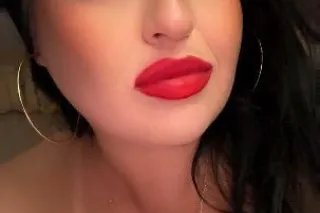 thixk latina an tall in towm f... - Image 1