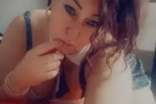 Qv50 10min 🪅 💦Squirter Queen Nikki Is Back 💦Nikki is my name squirting is my game💦Queen squirter with soft ass thick thighs & tight n juicy pussy - Image 6
