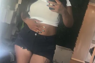 Out Only Only hmu when ready - Image 3