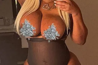 Let Me Make Your Dick Messy💦Get Drained in the Rain 🔥 - Image 4