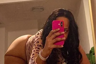 Tall (5’11) Caramel BBW Beauty Here To please You 😘😘😘💋💋 - Image 1