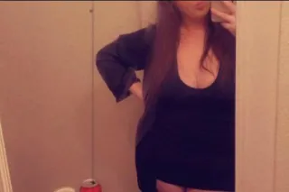 Thick white girl looking for f... - Image 2