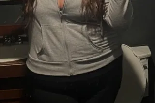 Thick white girl looking for f... - Image 4