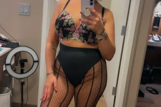 Upscale Stacy 🌹 - 38 - Image 3