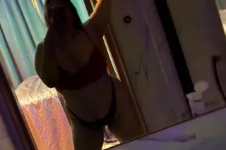 hola estoy disponible vamos a vernos 😘 - Image 1