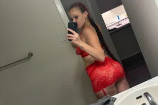 💋💦 Sexy lil Freak Ready to Pla... - Image 1