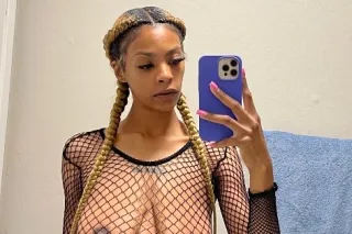 Petite 🍑, Sexy 💦, and Discreet... - Image 1