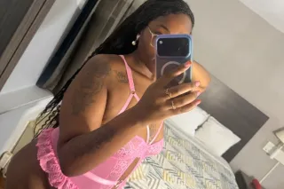 Sexy Sweet Curvy Ebony - Image 2