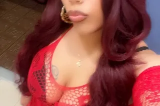light skinned thick big booty good head and pussy 🍑💦👅 - Image 1