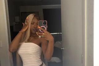 Classy Upscale Spinner 🥂 Avail... - Image 3