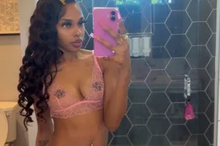 Avaliable😘cum have a good time Daddy😍Slim Thick 😩Brown Skin Princess. - Image 4