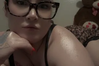 🎀Rose Lee 🎀 APPLE VALLEY 🎀 COM... - Image 1