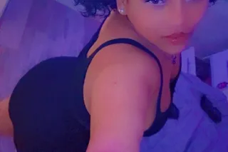 Happppy SunDayyyy 100 Qv Lets END SUNDAY RIGHT!! YOU GON FED ME TODAY IM A STRAVING MOON!! Come Catch A Vibe. Massage.. An Eating.. A Shower.. The Possibilities Are Endless HERE!! You're On The MOON With MOON 💜😶 COME HELP ME TRY IT OUT - Image 6