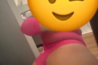 hey baby here for a good time ... - Image 1