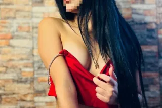 💎 Slim, young, and extremely attractive 🫠🥵 Available day and night for private encounters filled with passion, chemistry, and fun 😘🙈 Safe environment, affectionate attention, and absolute 🤤💦 discretion💯 - Image 1