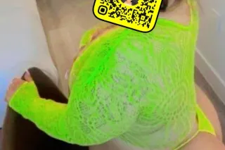 girl !!! ALL DAT ASS DAMNNNNN - Image 3