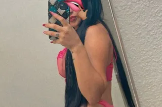 New Latina in the love area 👅 - Image 5
