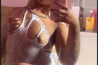 cum see me tight pussy and wet ready for you baby - Image 2