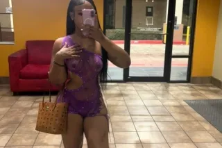 Mixedbreed ThroattGoatt 🦋 - 23 - Image 3