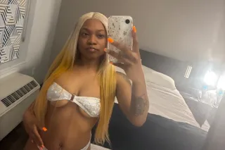 last night in town come see me 😘 - Image 3