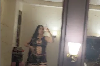 Just visiting, cum see me baby😋 - Image 2