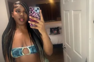 Cum see me sweet juicy ebony Pussy 💦 - Image 8