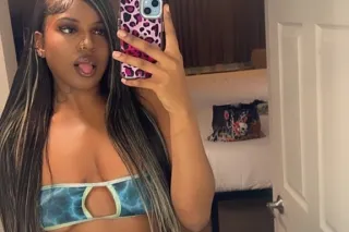 Cum see me sweet juicy ebony Pussy 💦 - Image 9