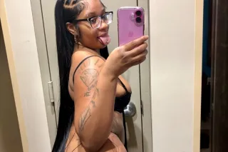 Petite BOMBSHELL💣 - Image 3