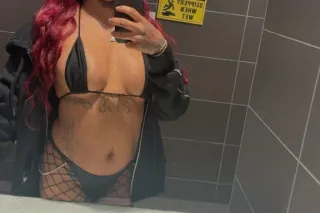 Alexis❤🌹💚 Itty Bitty Petite Freakk💦 - Image 2