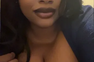 Sexy bbw ready to play 🍑💦😩Cum all over me DADDY MMM 😉 - Image 5