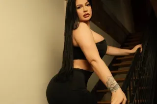 😈YOUR FAVORITE UPSCALE THICK B... - Image 2