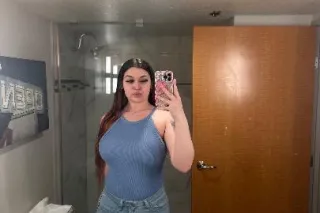 Sexy Curvy irish Goddess 😘Wet ... - Image 2